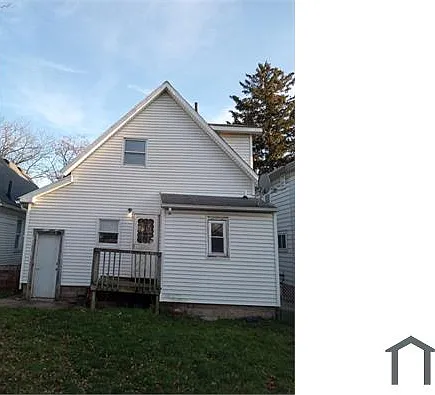 2445 Woodford St — Photo 6