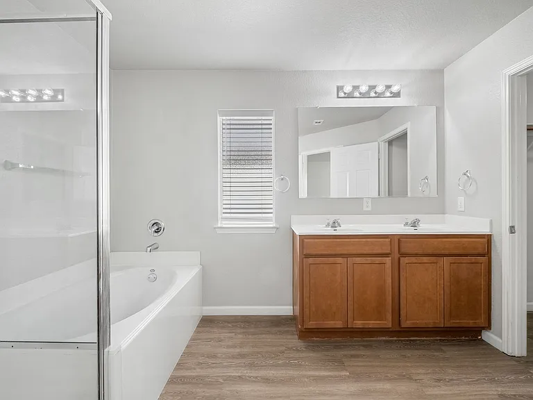 5932 Abby Ann Ln — Photo 13