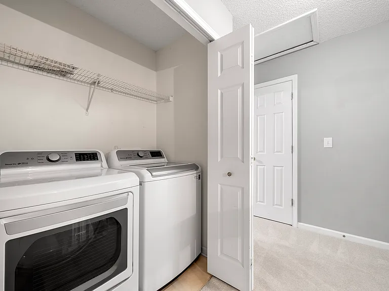8653 Robinson Forest Dr — Photo 21