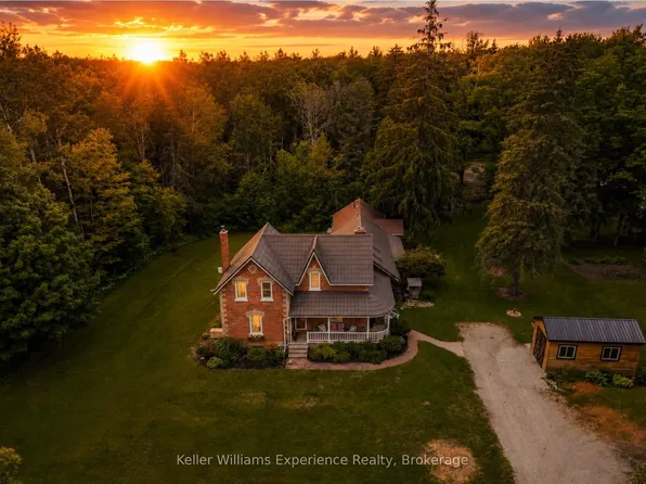 3744 Flos Cres W #4, Springwater, ON L0L 1P0