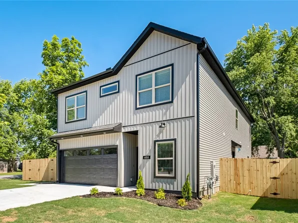 488 W 2nd St, Centerton, AR 72719