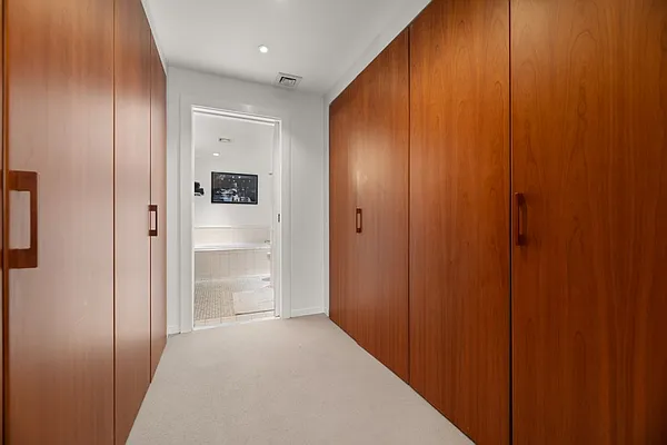 Sold by Nest Seekers International | media 10