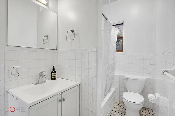 Rented by CORE | media 24