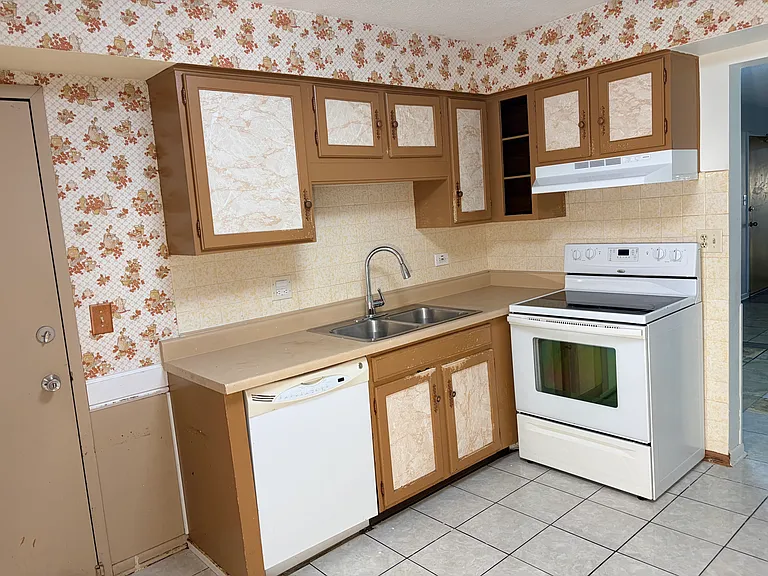 5403 Chateau Dr — Photo 12