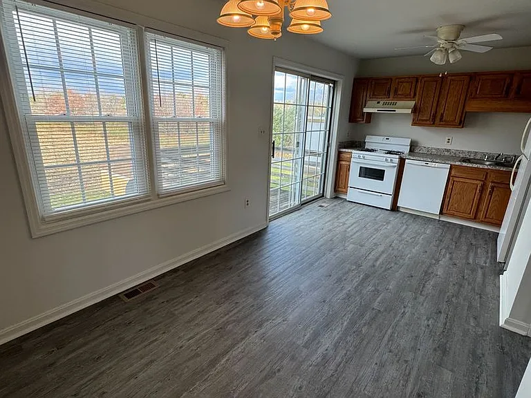 2676 Northfield Dr — Photo 5