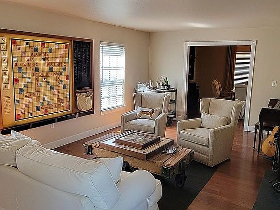 4th image of 305 Cypress Creek Cir