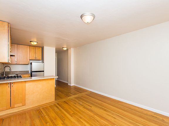2nd image of 786 Geary St #304