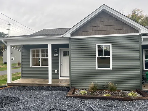 120 7th Ave Photo 1