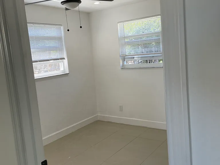 2315 NW 23rd Ln — Photo 10