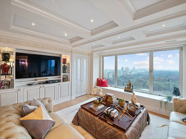 160 Central Park S #3401, New York, NY 10019