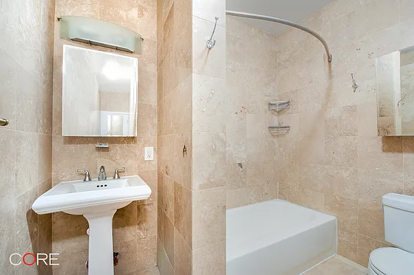 Rented by CORE | media 9