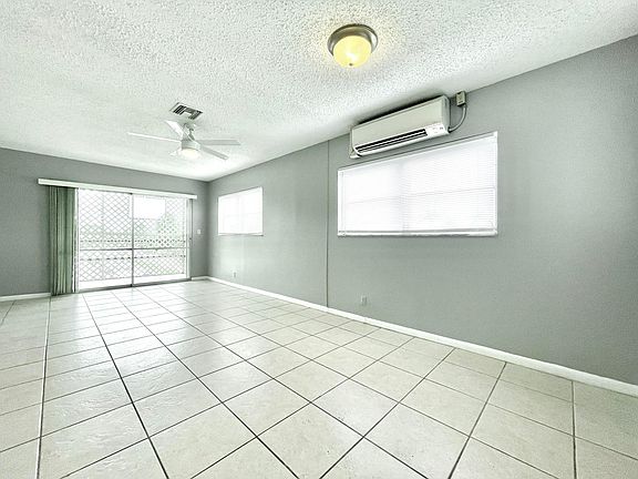 5th image of 1021 Crystal Lake Drive #315