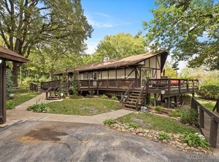 3 Lovedale Ln, North Aurora, IL