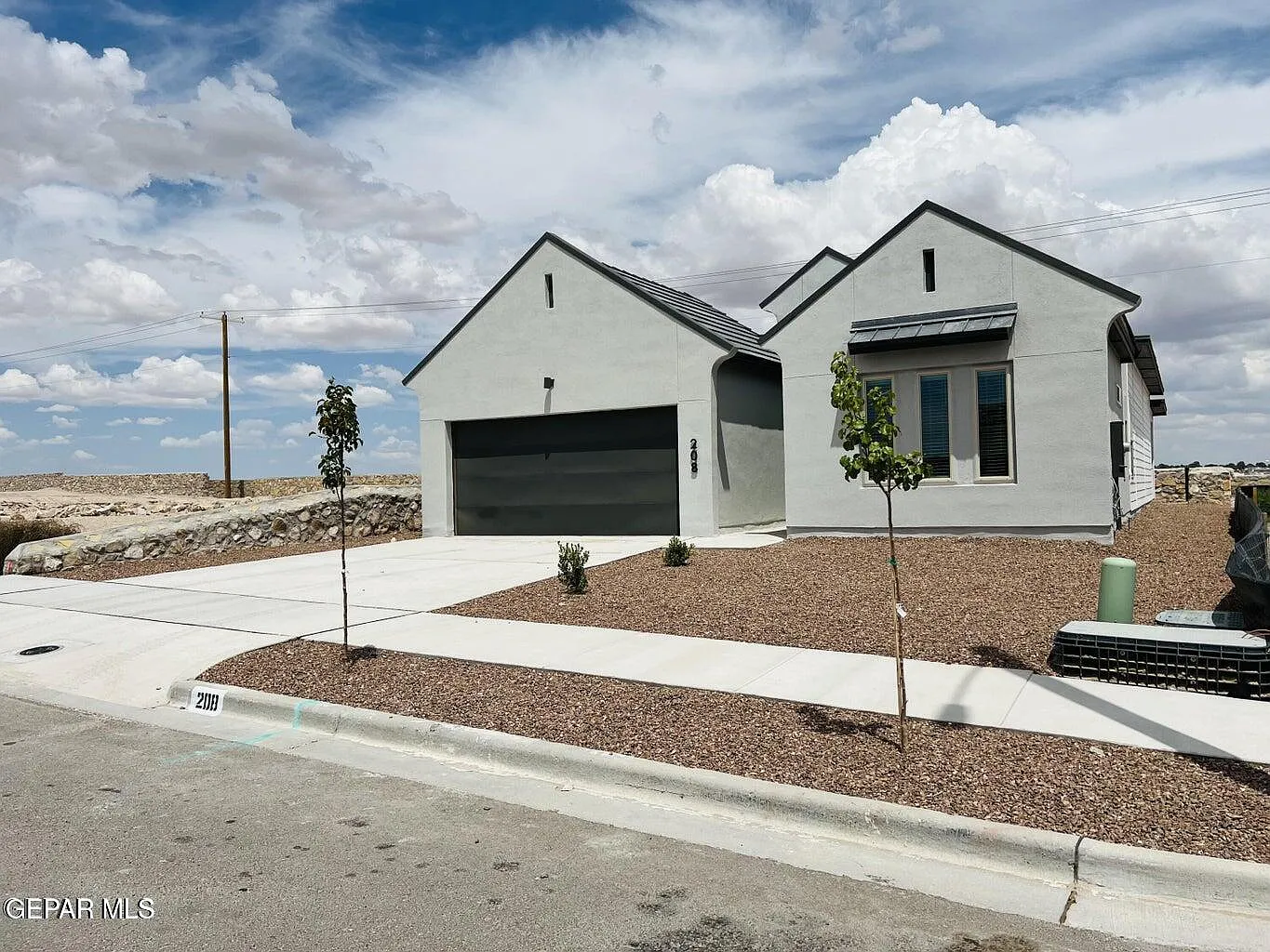 4 bed, 2.5 bath, 1910 sqft, $2,300 — Photo 1