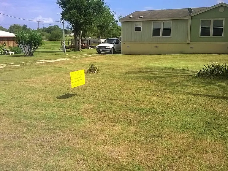 408 E Lavaca St — Photo 1
