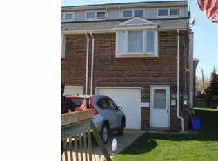 9322 Melrose St, Philadelphia, PA 19114