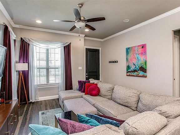 3rd image of 6917 Acadia Ln