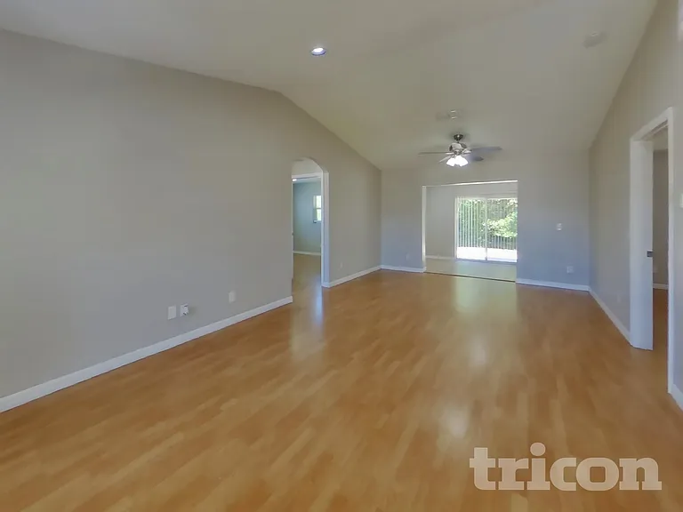 2305 Cutler Ct — Photo 2