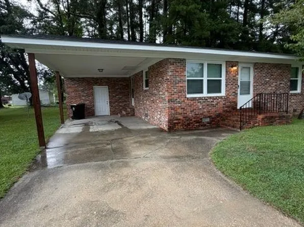 205 Chavis St, Pembroke, NC