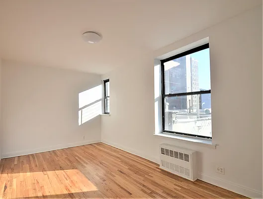 Rented by CITY SKYLINE REALTY INC | media 32