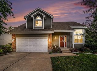 4301 NW Briarwood Dr, Blue Springs, MO 64015