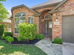 6909 Crenshaw Ln, Denton, TX 76210