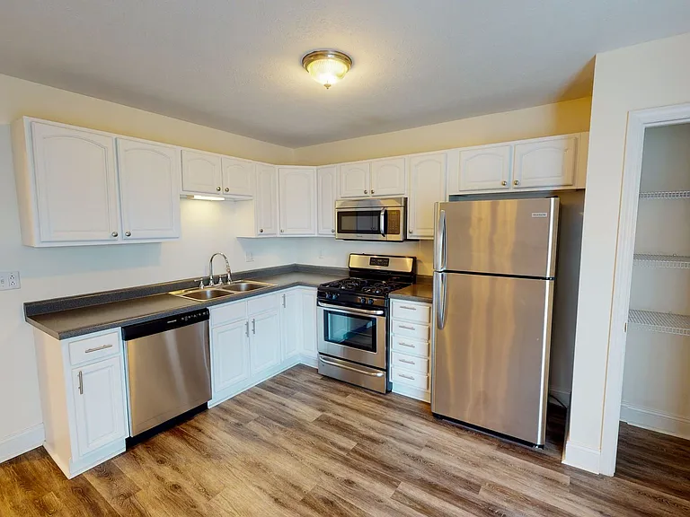 108 Katerina Dr — Photo 2