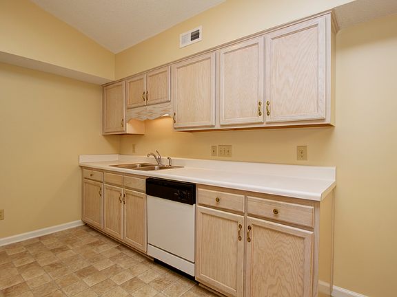 5th image of 5703 Battery Dr #H