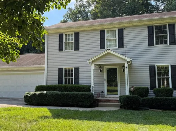 8801 Circle Dr, Rural Hall, NC 27045