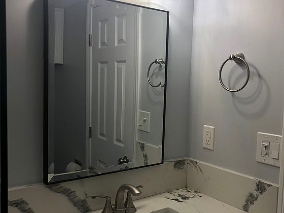 5th image of 2604 Crest Dr #A