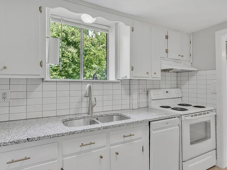 622 Ermac Dr #A — Photo 9