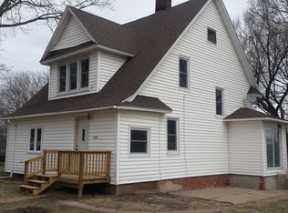 216 N 11th St, Adel, IA 50003