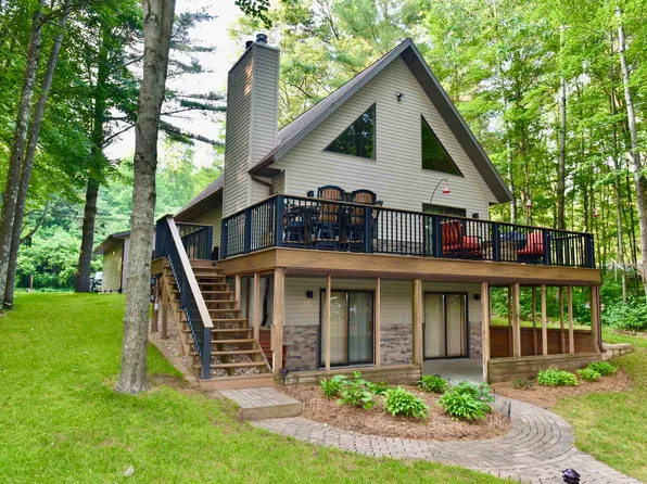 W2499 Tall Moon Rd, Keshena, WI 54135