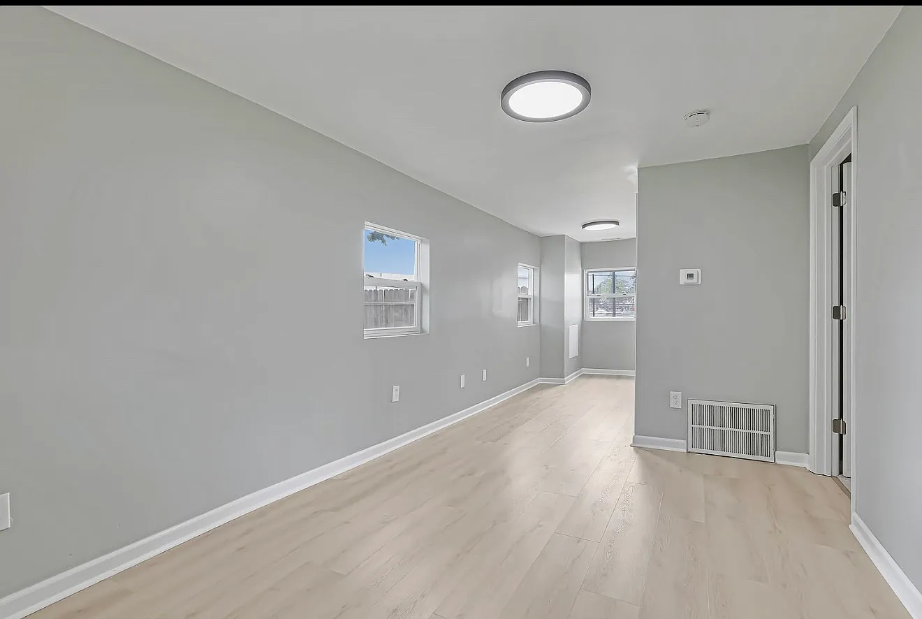 2 bed, 750 sqft, $1,500 — Photo 2