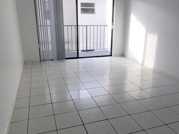 7090 Bonita Dr #203, Miami Beach, FL 33141