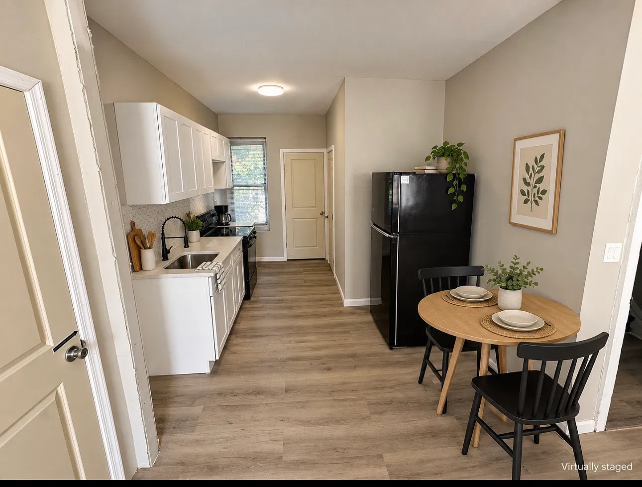 1 bed, 858 sqft, $1,425 — Photo 3
