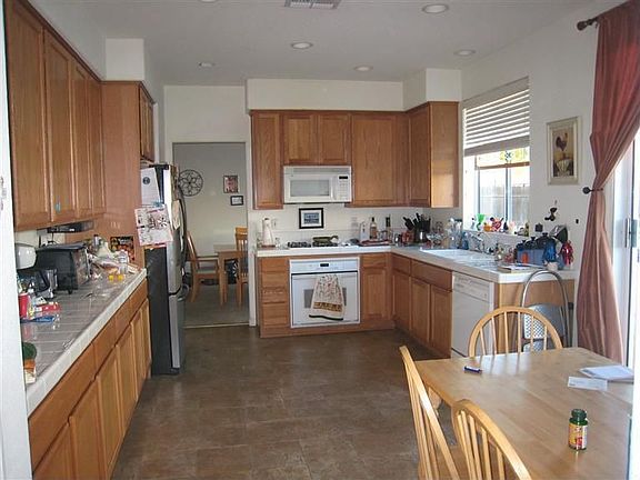 4th image of 2461 Portifino St