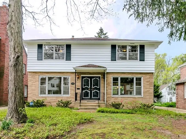 2320 Loyola Rd, University Heights, OH 44118