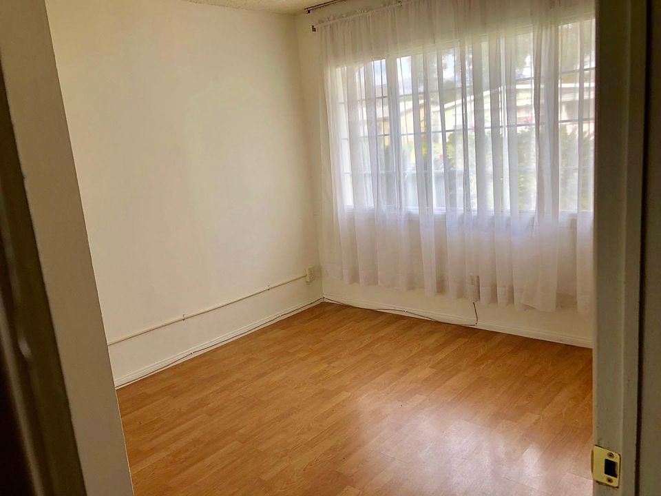 1st image of 1085 Forestdale Ave
