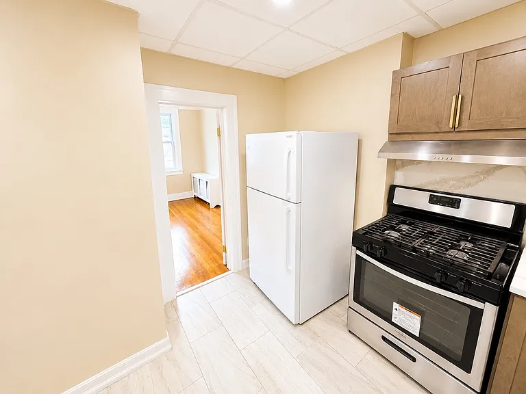 246 Walker St #3 — Photo 9
