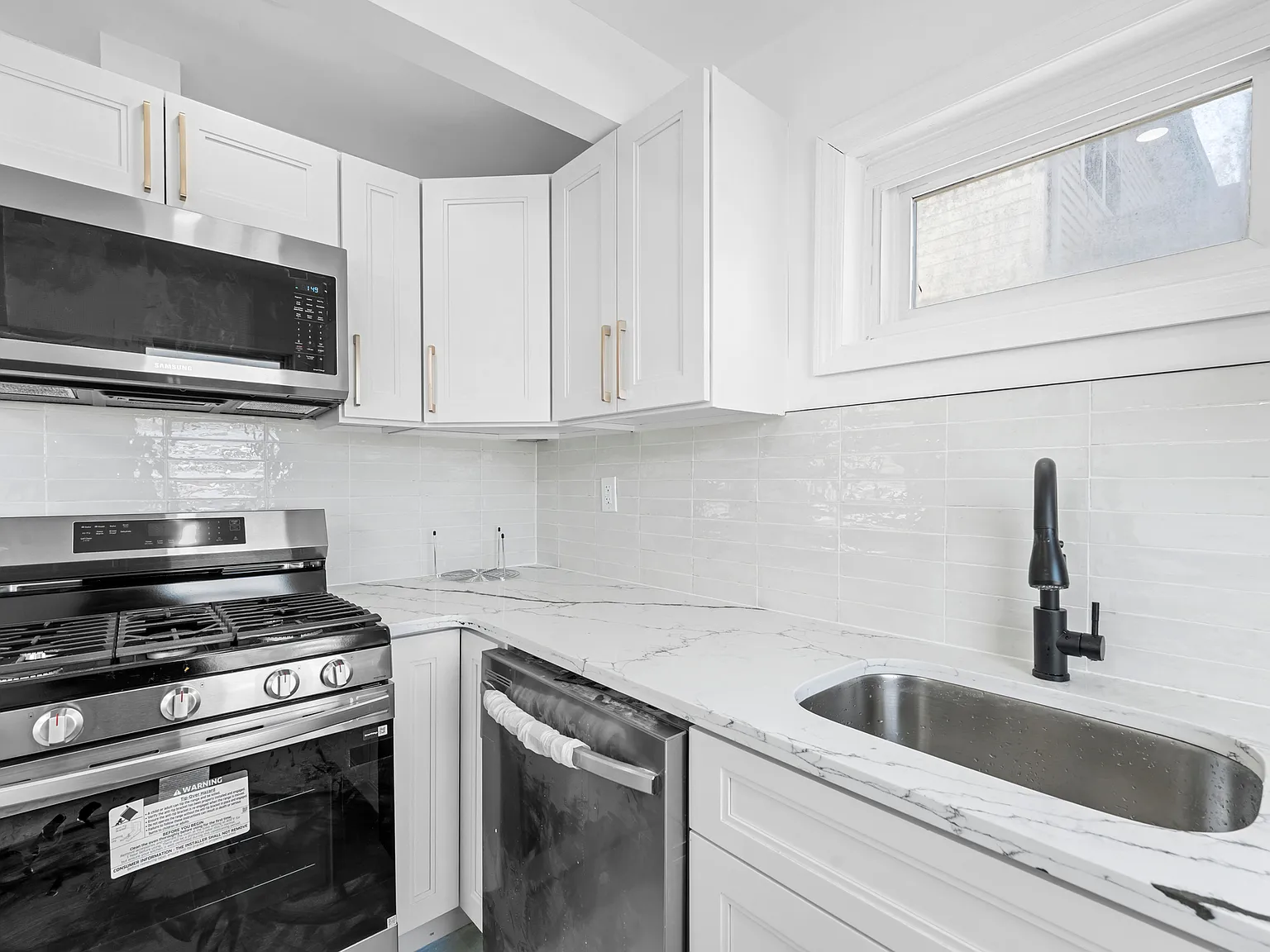 4 bed, 1100 sqft, $5,800 — Photo 3
