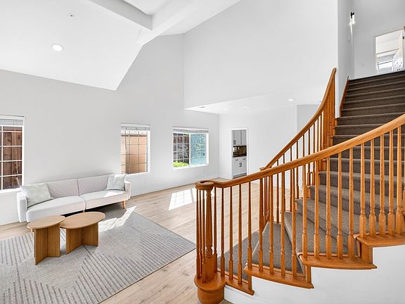 2nd image of 15 Cheswick Cir