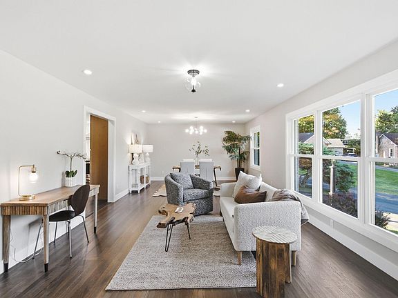 3rd image of 309 Thistleton Cir