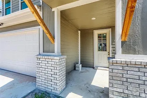 566 Ruthye Ln — Photo 2