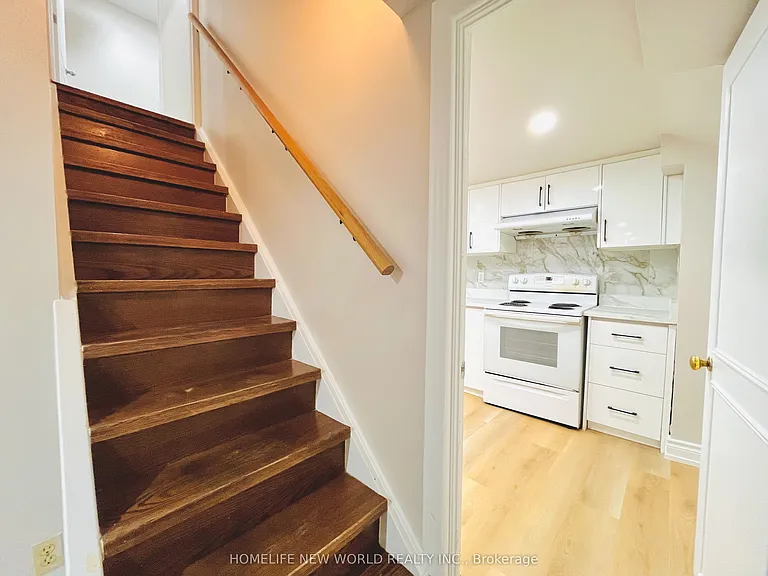 298 Empress Ave #BASEMENT — Photo 3