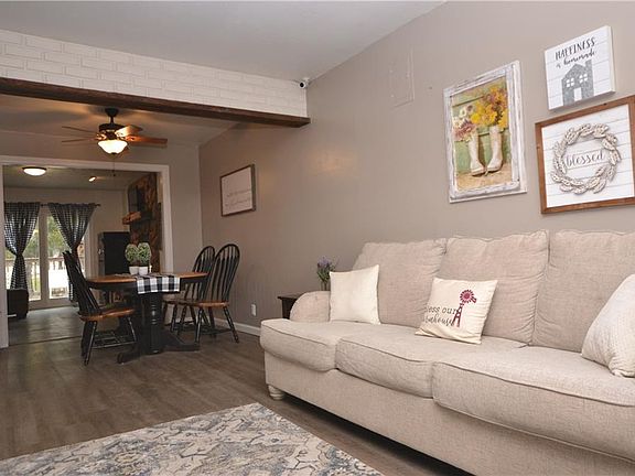2nd image of 524 Sherwood Dr