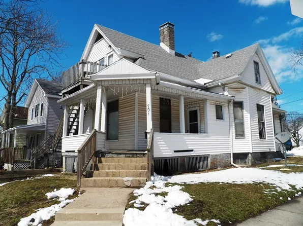701 W Front St APT 01, Bloomington, IL 61701