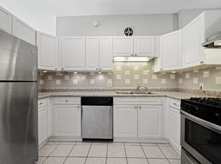 3436 N Halsted St, Chicago, IL 60657
