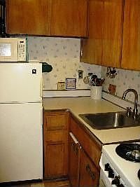 4th image of 225 E 36th St APT 3A