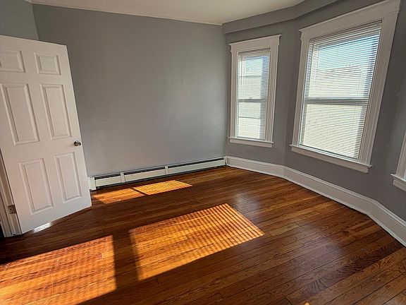 2nd image of 76 Hamilton St